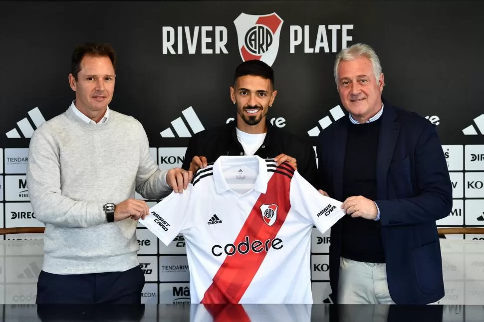 BUENOS TIEMPOS. Lanzini cuando llegó al club estaba feliz. Ahora deberá hacerle frente a un presente signado por una lesión. twitter @RiverPlate