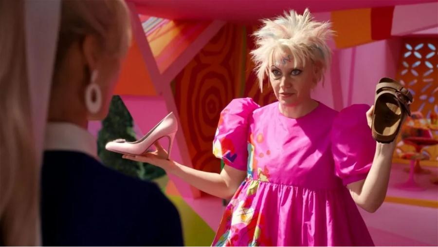 Kate McKinnon en la película Barbie.