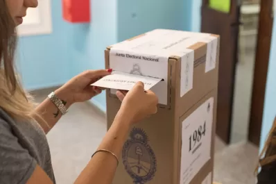 Elecciones 2023: cuál es la multa por no votar y cómo se justifica la ausencia en las urnas