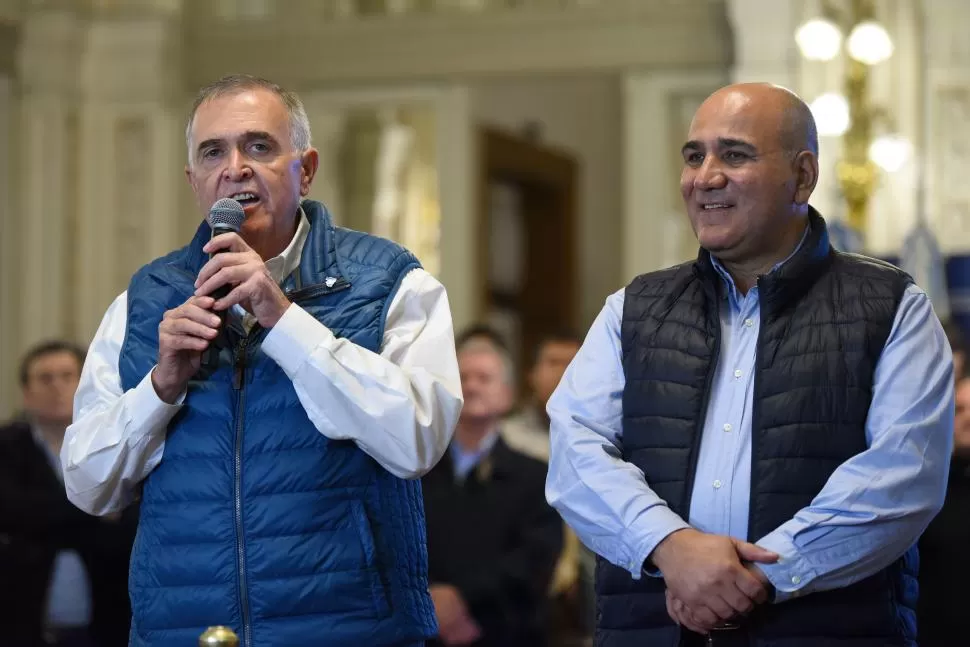 OTRA VEZ JUNTOS. Jaldo y Manzur esperarán los resultados en el edificio de 25 de Mayo y San Martín. LA GACETA / FOTO DE DIEGO ÁRAOZ