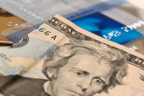 Dólar Qatar y Tarjeta: cómo repercute la devaluación en los consumos en el exterior