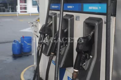 Analizan aumentar los precios de los combustibles en todo el país