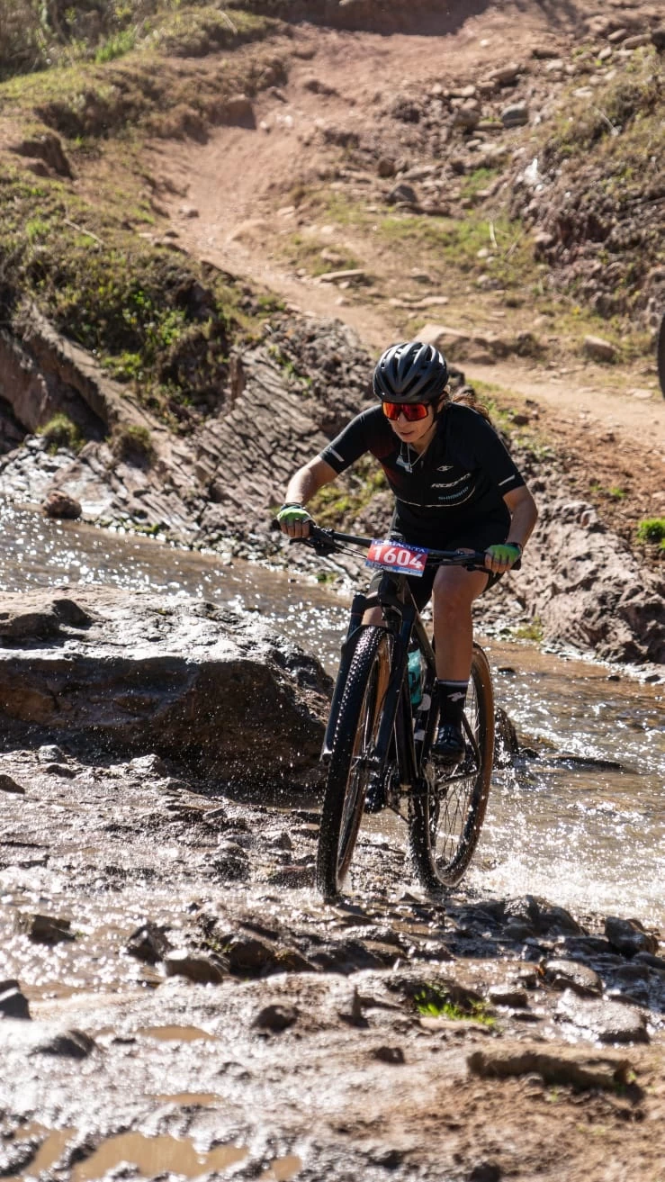 MÁXIMO ESFUERZO. Verónica Bulacio Sfriso competirá por novena vez en el Rally Trasmontaña que se correrá el domingo. 