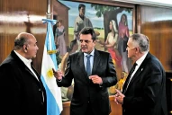 Sin combustible, en medio de la ruta electoral