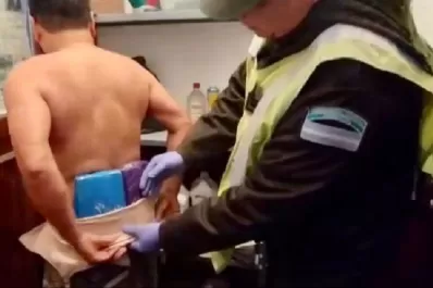 Dos personas llevaban seis kilos de droga adosada a sus cuerpos