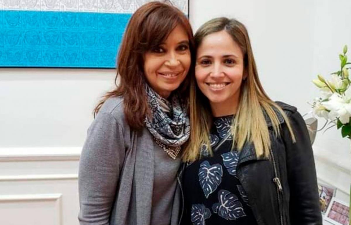 Romina Uhrig, ex diputada del Frente de Todos, junto a Cristina Fernández