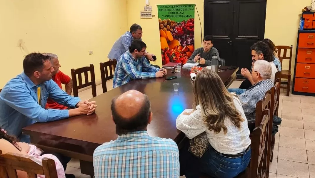 RATIFICADOS. El oficialismo resultó reelecto en el Centro de Productores y Distribuidores de Frutas, Hortalizas y Anexos de Tucumán, y Gonzalo Gallego Heras encabezará un nuevo mandato como presidente de la entidad, que participa de las gestiones del Mercofrut.