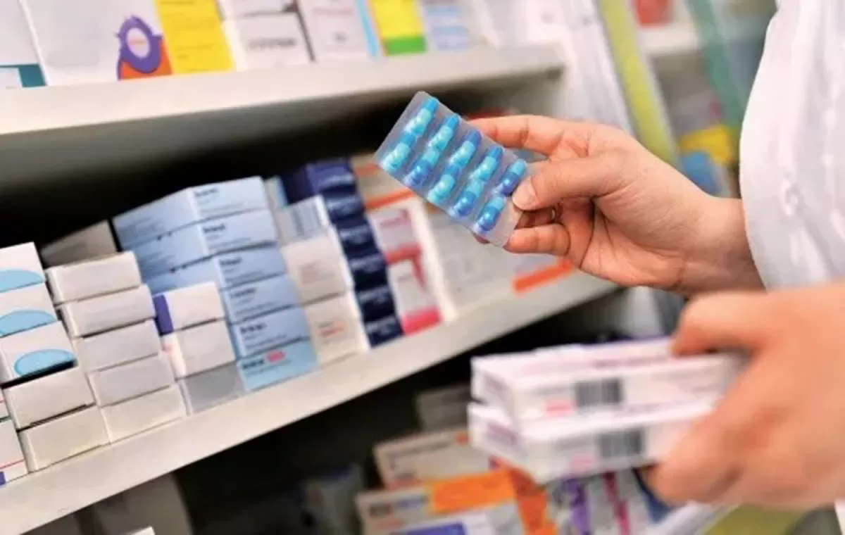 Efecto de la devaluación: no se aceptarán tres  cuotas en farmacias