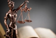 República, poderes e injerencia