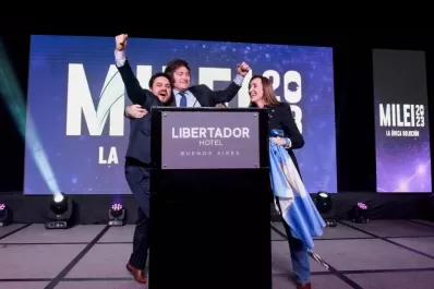 El voto heterogéneo a Milei dejó en offside a la política tradicional