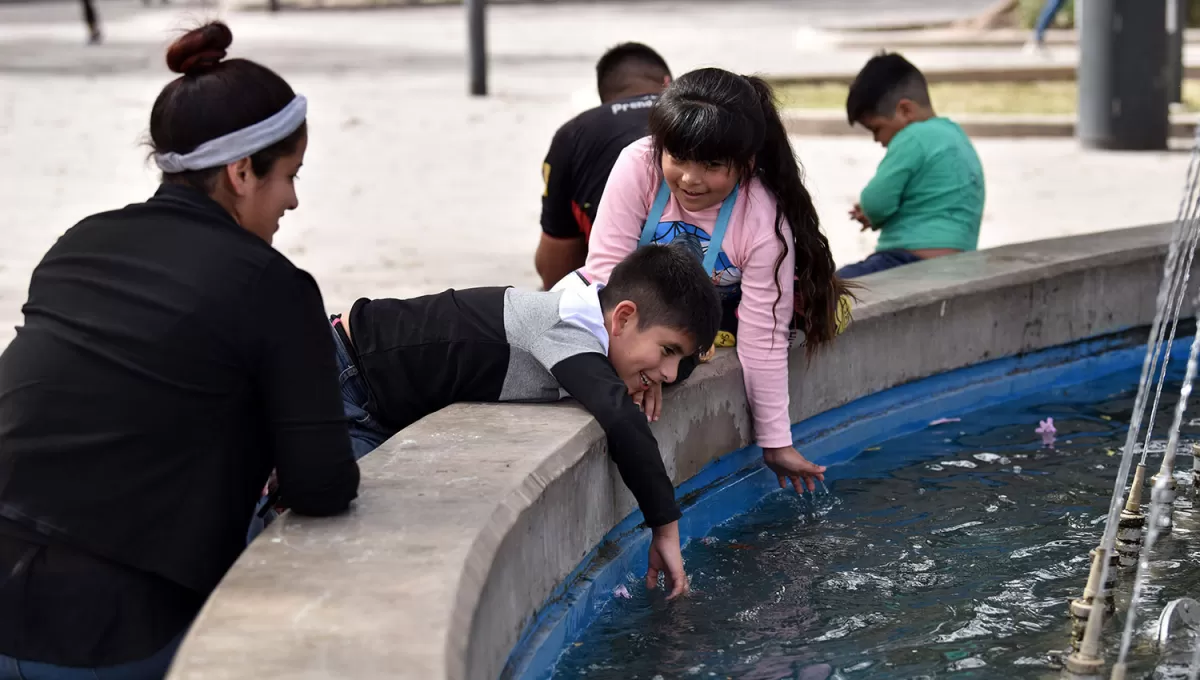 ALIVIO. El SMN anunció para hoy mucha nubosidad y el descenso marcado de la temperatura para una jornada cálida pero agradable.