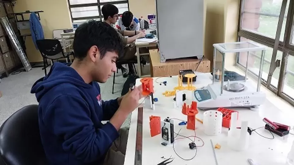 Estudiantes tucumanos ganaron una competencia nacional de satelitales escolares