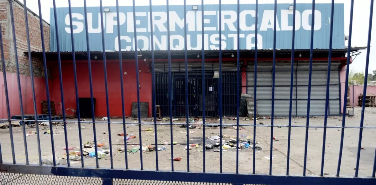 Ataque al supermercado chino de Moreno, en Buenos Aires. FOTO CLARIN