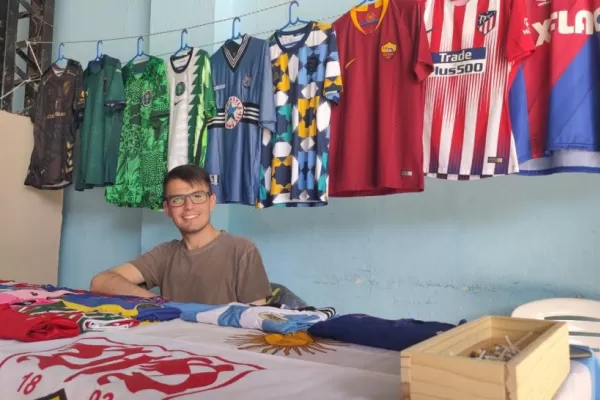 Colecciones de camisetas de fútbol que viajan en el tiempo y el espacio