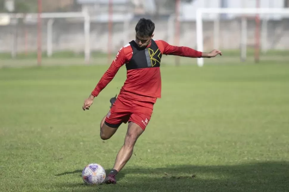 ¿JUGARÁ? Iván Molinas ingresó cerca del final contra San Martín de San Juan y le aportó verticalidad al medio campo. 