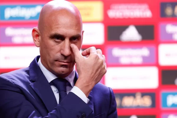 Caso Rubiales: apareció una nueva foto comprometedora y dos referentes del fútbol femenino lo destrozaron