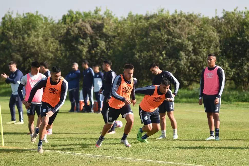 BUSCA MINUTOS. Sin lugar en Atlético, Jonathan Cabral viajará entre hoy y mañana a La Plata para sumarse a Gimnasia. La Gaceta / foto de Juan Pablo Sanchez Noli