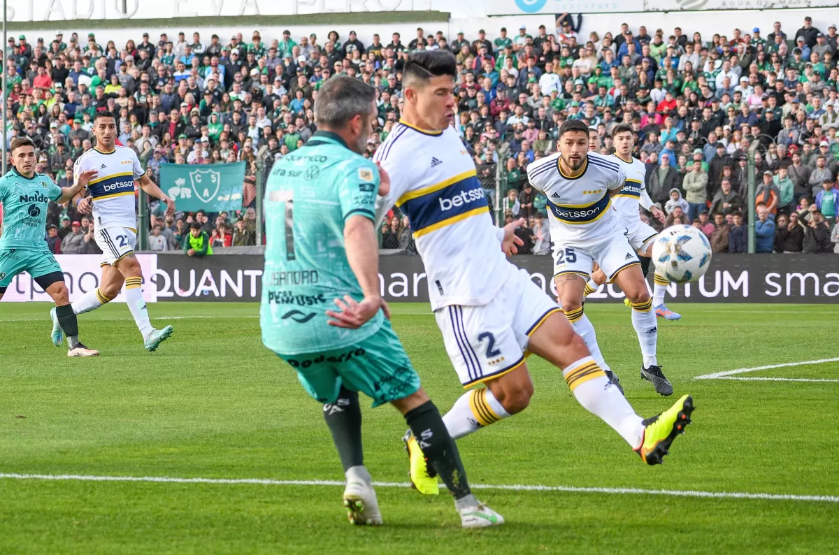 Jugada del partido Sarmiento-Boca. FOTO TOMADA DE TWITTER @CASarmientoOf