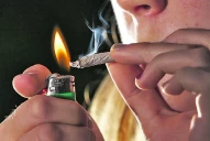 Adicciones: antes de los 24 años, el 81% ya tomó alcohol y el 33% ya probó marihuana