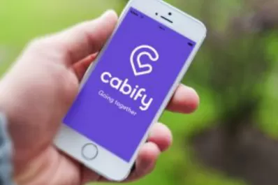 En medio del conflicto entre taxistas y Uber, desembarca Cabify en Tucumán