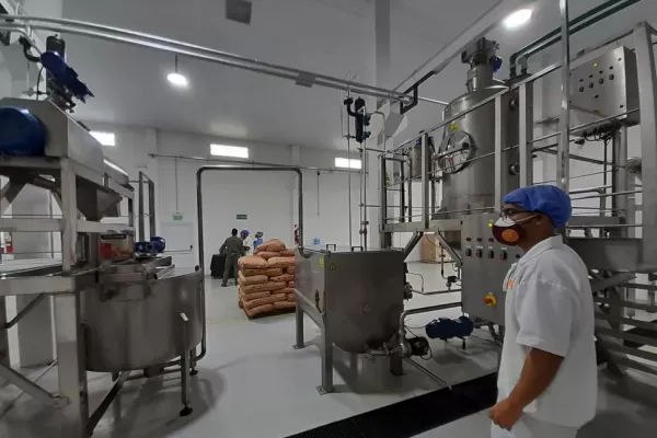 La industria tucumana surfea en un mar de crisis
