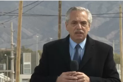 Alberto Fernández calificó a Javier Milei como un negacionista de la dictadura