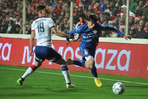 Con dos menos, San Lorenzo rescató un empate ante Unión en Santa Fe