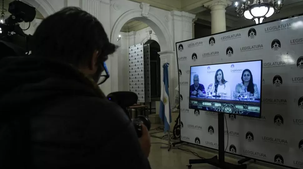 TESTIMONIOS. Además de la diputada Villarruel, durante el homenaje a las víctimas de organizaciones terroristas hablaron familiares de los fallecidos. 