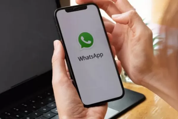 Automensajes: la nueva función de WhatsApp para guardar tu información más privada
