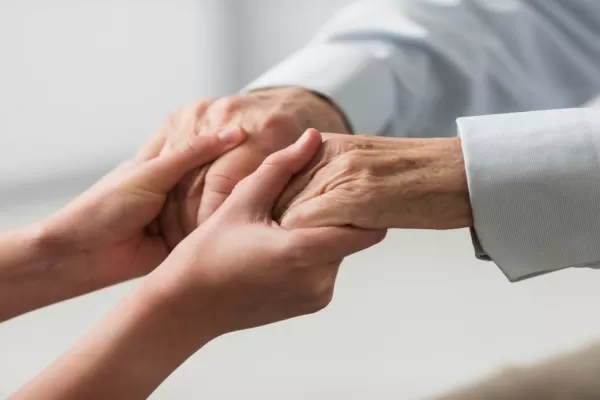 Cómo podrían evitarse cientos de miles de casos de demencia previstos para 2050 en Argentina