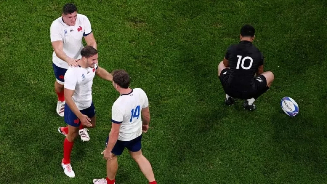 Francia fue superior y le ganó a los All Blacks en el partido inaugural del Mundial