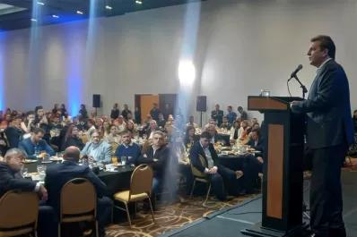 ¿De verdad quieren renunciar a la idea de una moneda propia?, la pregunta de Massa a empresarios en Tucumán