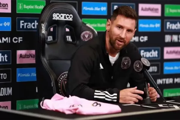 La Inteligencia Artificial lo logró: Lionel Messi habló en un inglés fluido en una conferencia de prensa