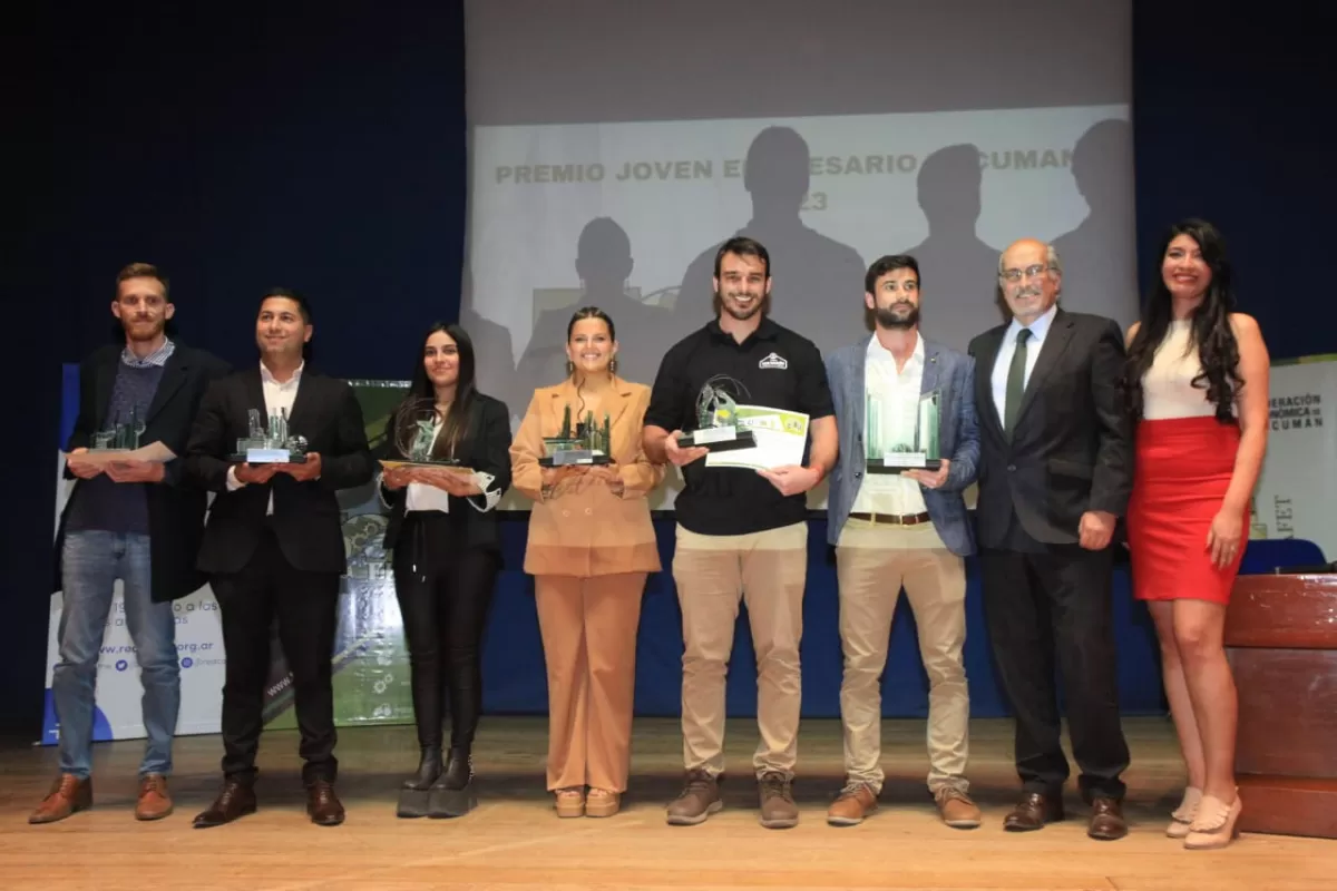 ENTRE DE PREMIOS EN LA FET / FOTOS DE PRENSA FEDERACIÓN ECONÓMICA DE TUCUMÁN