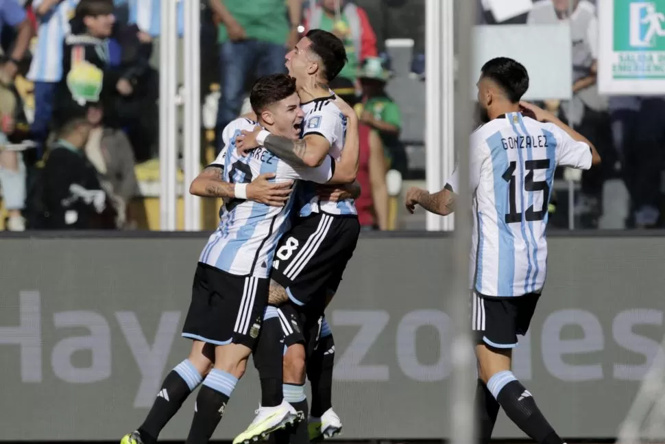 EN LA ALTURA. La Selección Argentina derrotó en la primera fecha de las Eliminatorias a Ecuador y, en la segunda, a Bolivia en La Paz.