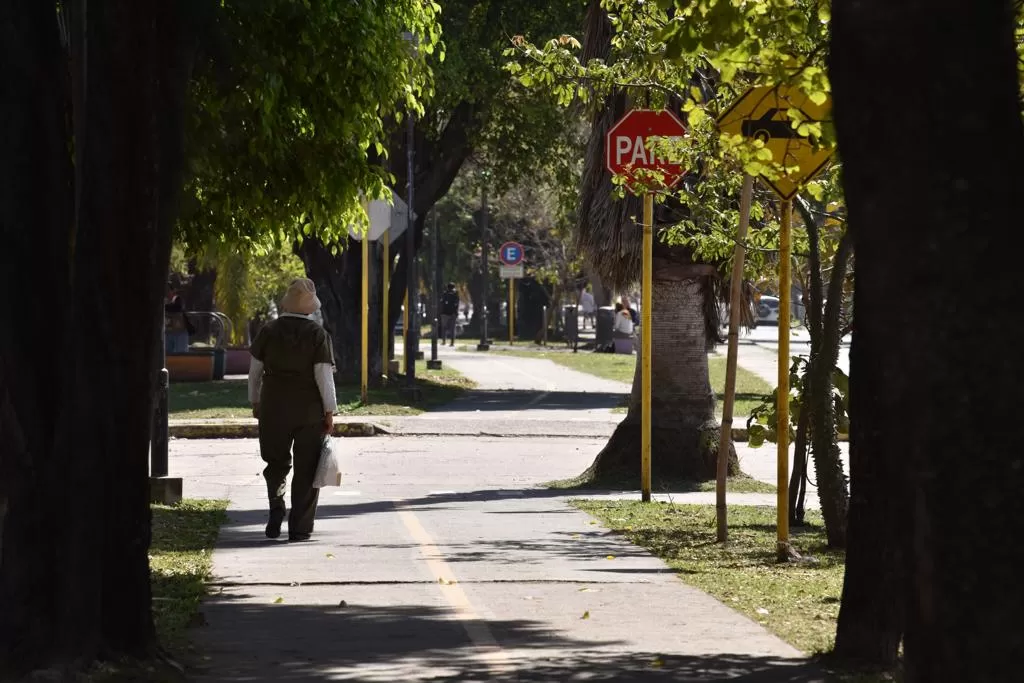 Avenida América al 1400, lugar del hecho. LA GACETA / INÉS QUINTEROS ORIO