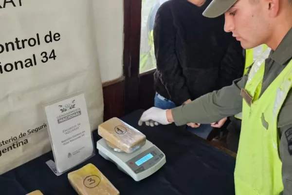 Encontraron un kilo de cocaína en un colectivo que circulaba por Tucumán