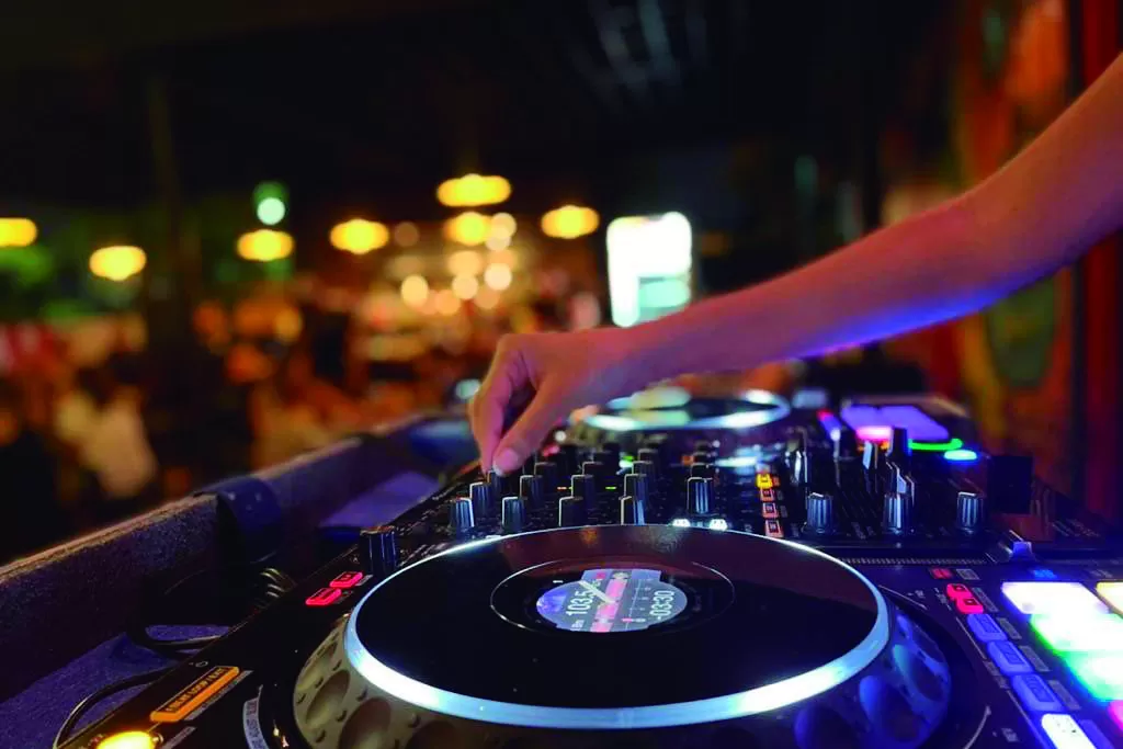 Mr. John's & Warhol: un clásico de las noches de Yerba Buena