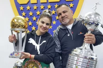 Luto en el boxeo: un entrenador argentino murió al lado del ring, en el que peleaba su esposa