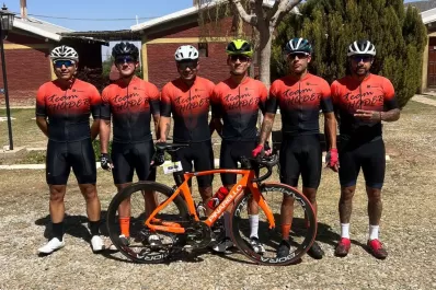 El Tour 2023 Copa Gobernador Ricardo Quintela de ciclismo se puso en marcha hoy en Chilecito