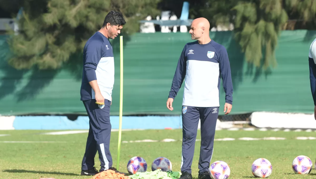 CONFIADOS. Sergio Gómez y Favio Orsi apuestan a que el decano siga sumando de a tres.