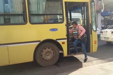 Protesta de UTA: los choferes de ómnibus se concentraron en el parque 9 de Julio