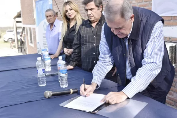 Lules: Jaldo firmó convenios por U$S 11 millones para obras de riego