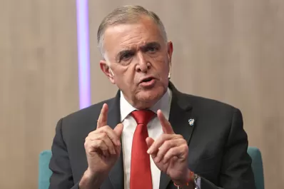 Los tres escenarios que se le presentan a Jaldo como gobernador