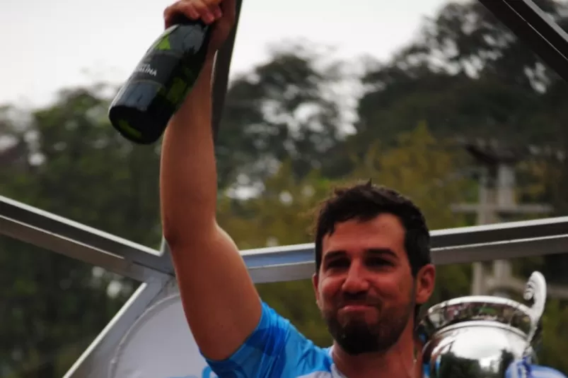 El tucumano Lucero es el mejor parapentista del país