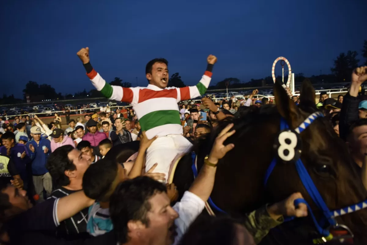 PERTINAX JOY el ganador del Gran Premio Batalla de Tucumán