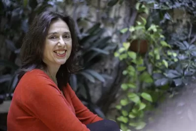 Una lengua desgarrada entre recuerdos y olvidos