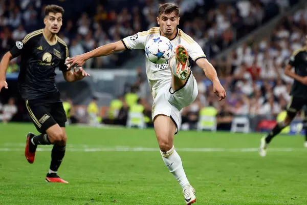 Chelsea-Aston Villa, Ajax-Feyenoord y Atlético Madrid-Real Madrid, los mejores partidos para ver por TV