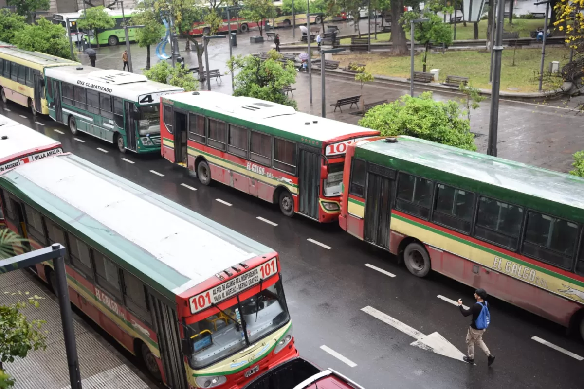 OTRA JORNADA CAÓTICA. Los choferes de colectivos realizarán paros sorpresivos mañana.