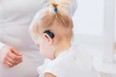 Es necesario estimular a niños con deficiencia auditiva